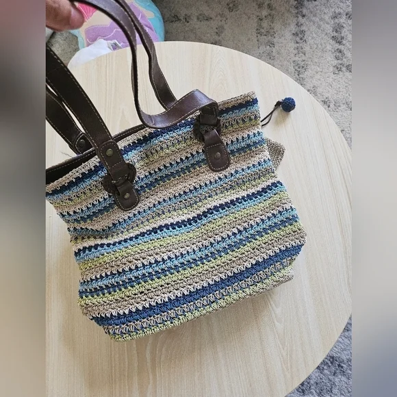 White Stag Stiped Women's Chic Crochet purse-shoulder-bags. - Picture 4 of 11